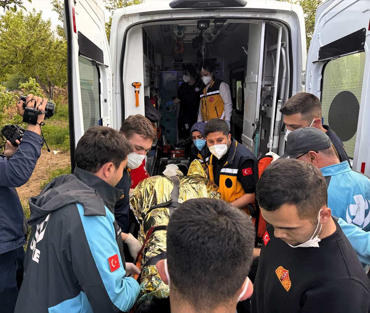 Aksaray’daki kuyu faciasında can veren 3 kişi yan yana toprağa verildi 9